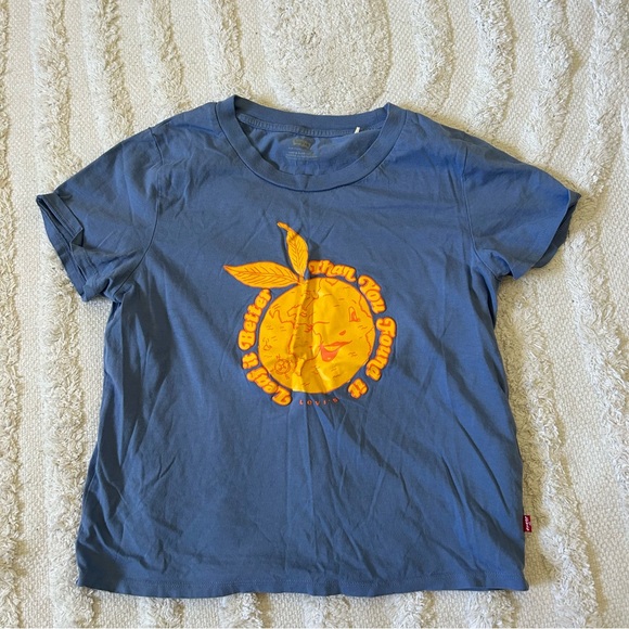 levi’s graphic tee - Picture 1 of 5